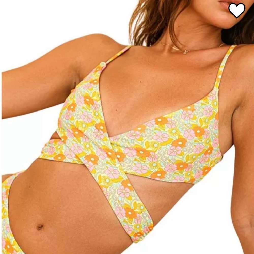 NEVER WORN Floral Dippin’ Daisy’s Bikini